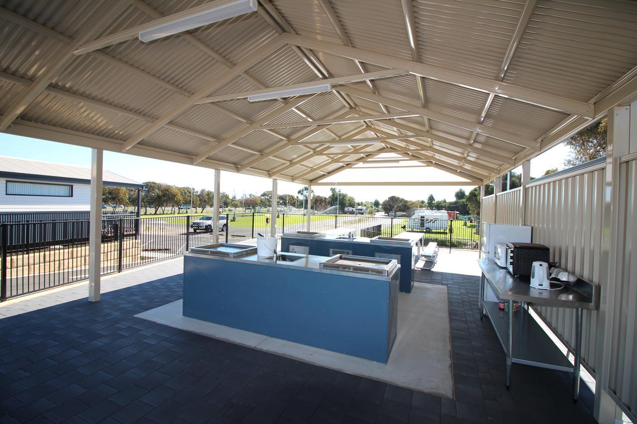 Riverside Cabin Park Eaton Exterior foto